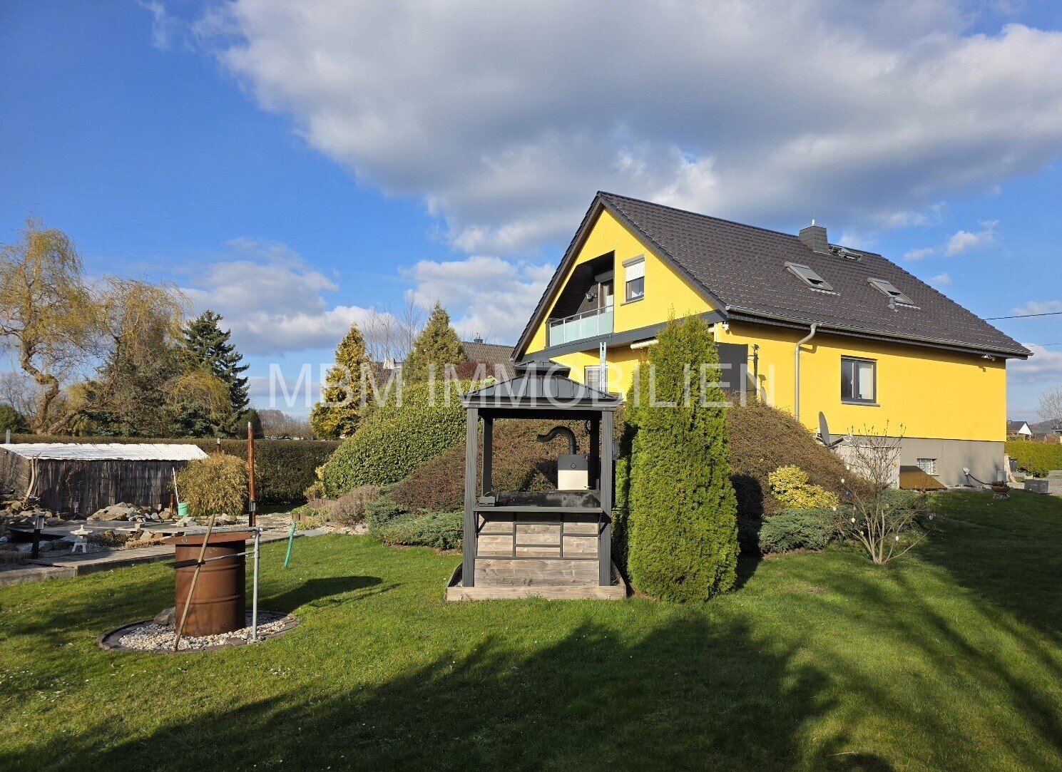 Idyllisch wohnen, stilvoll leben – Ihr neues Zuhause im Grünen Idyllisch wohnen, stilvoll leben – Ihr neues Zuhause im Grünen